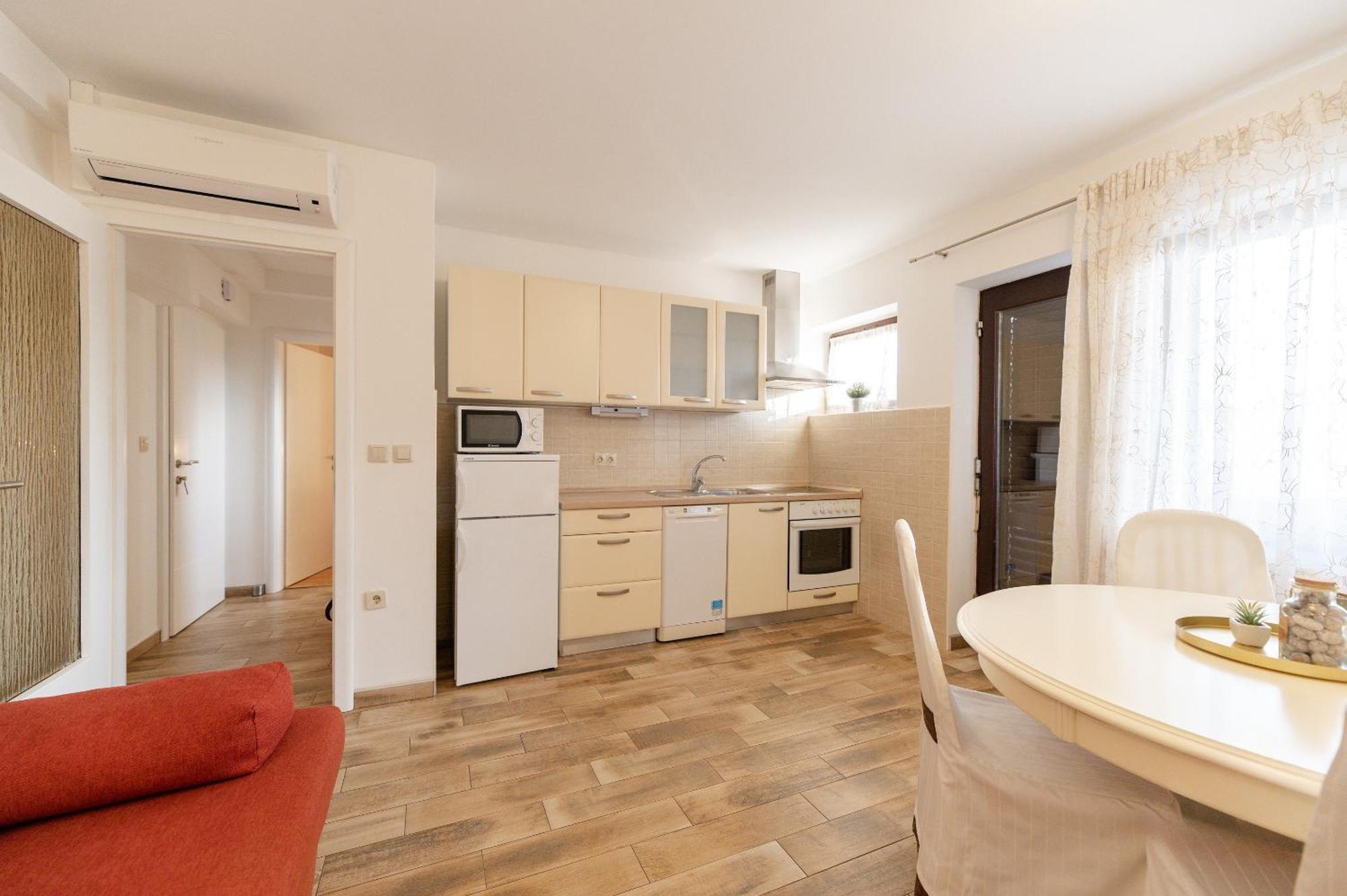 Bubi Apartments Malinska Eksteriør bilde