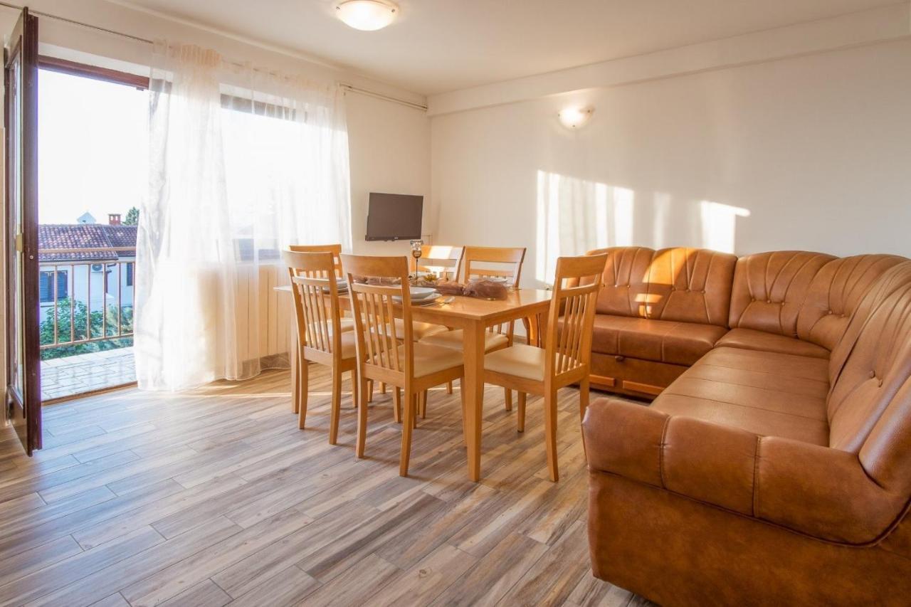 Bubi Apartments Malinska Eksteriør bilde