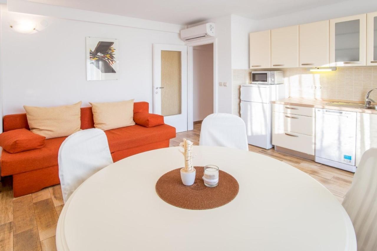 Bubi Apartments Malinska Eksteriør bilde