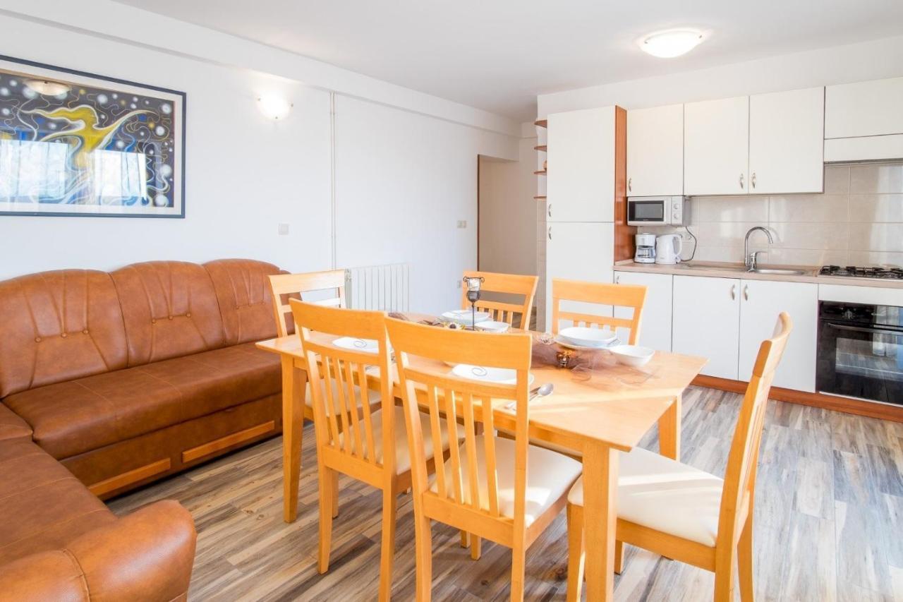 Bubi Apartments Malinska Eksteriør bilde